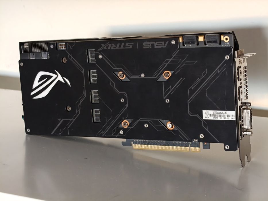 Nvidia GeForce GTX 1080 - Asus ROG Strix