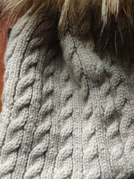 Шапка для дівчинки, двійна з помпоном,  вовна