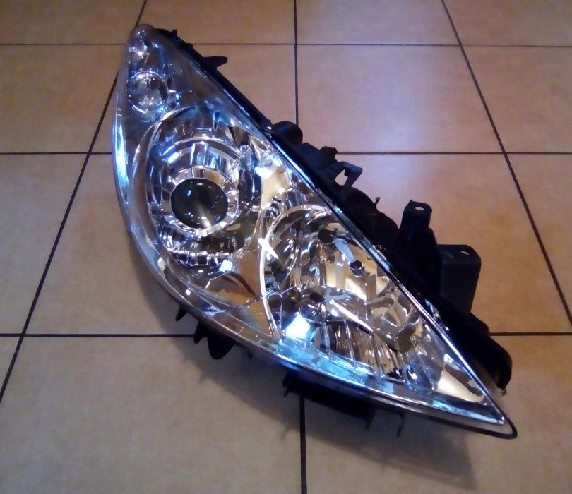 PEUGEOT 307 LIFT lampa przednia prawa nowa DEPO