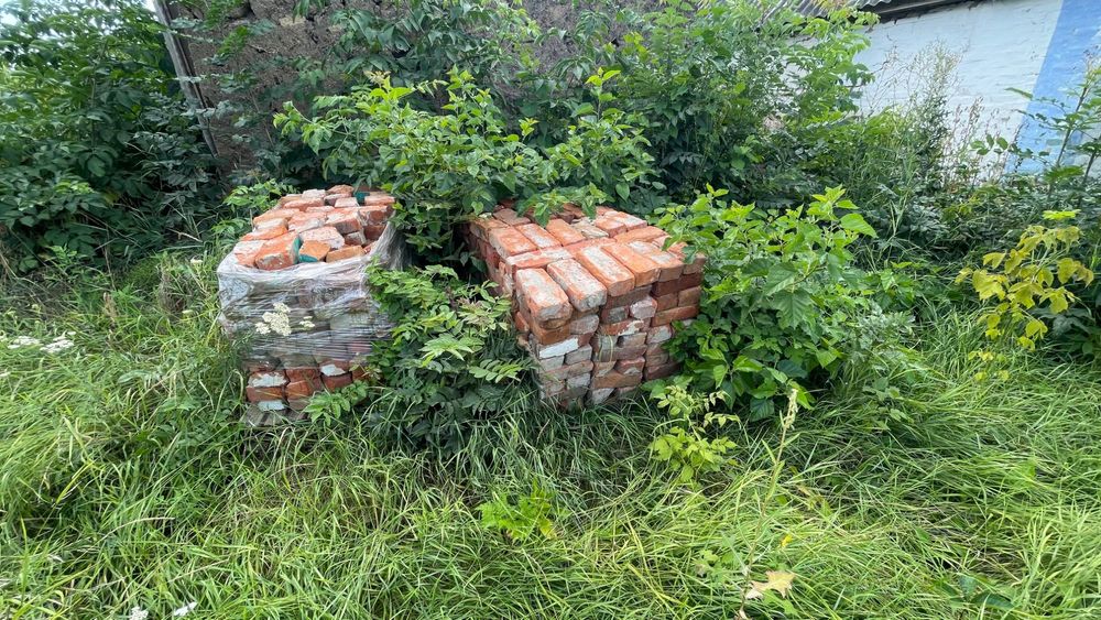 Продам Цеглу повнотілу червону БУ в хорошому стані