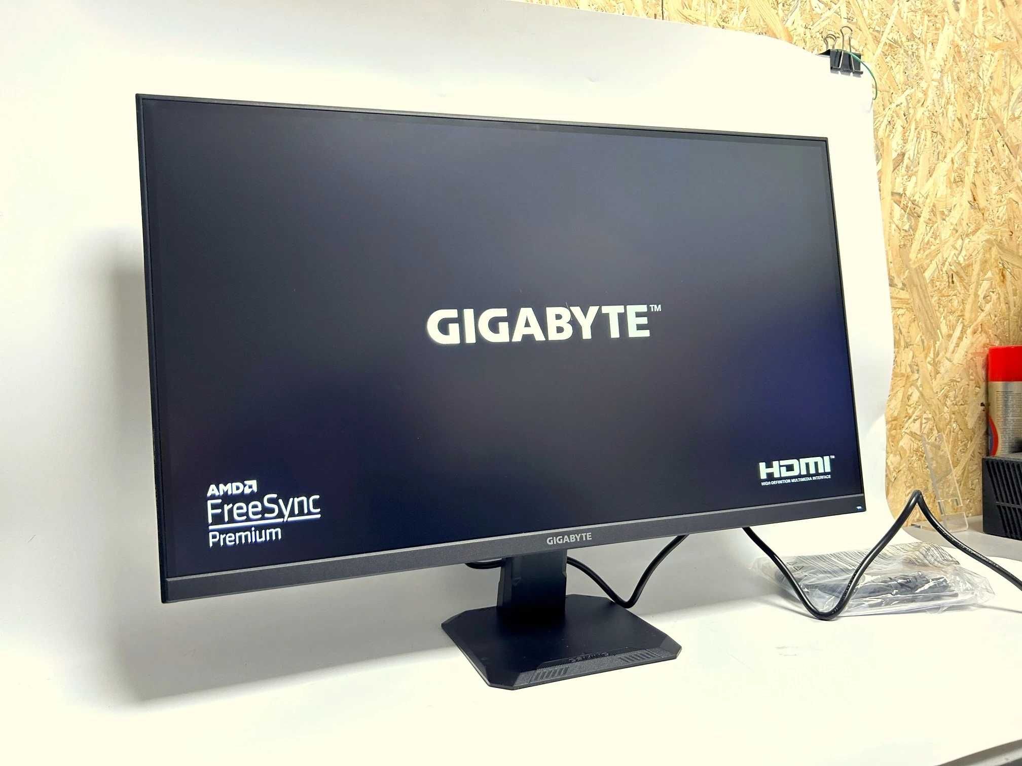 Monitor Gigabyte GS27F 27" rysa na ekranie
