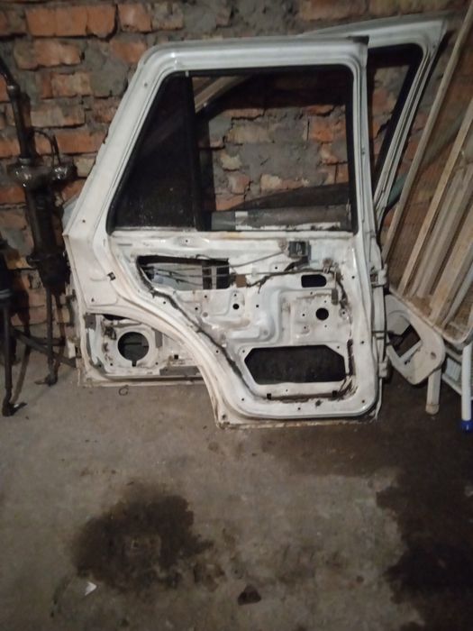 Двери задние Митсубиси Лансер 4