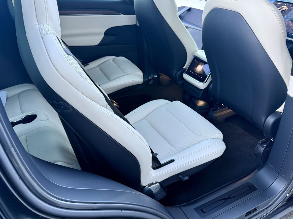 Продам Tesla model X