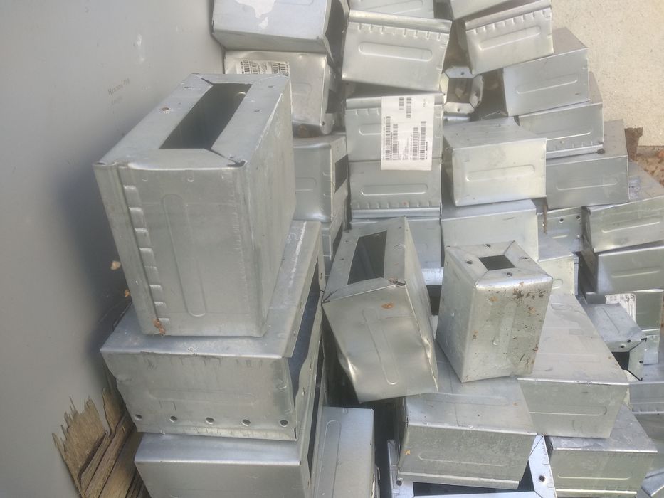 Металеві форм різних розмірів