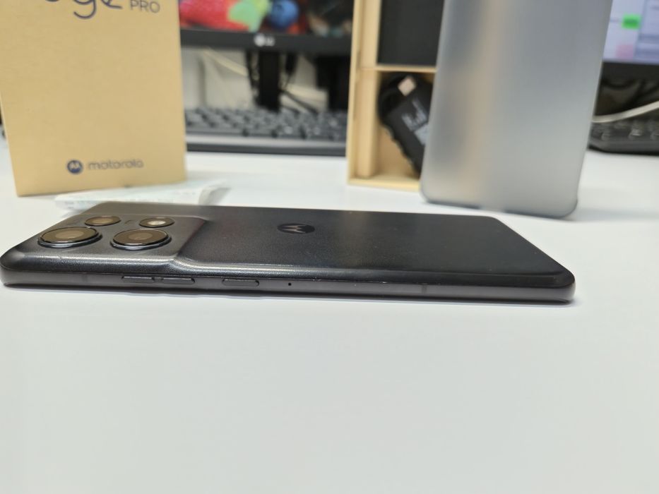 Motorola Edge 50 Pro 12/512Gb, офіційний