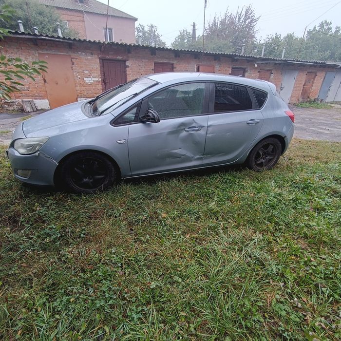 Автомобіль opel astra j на ходу