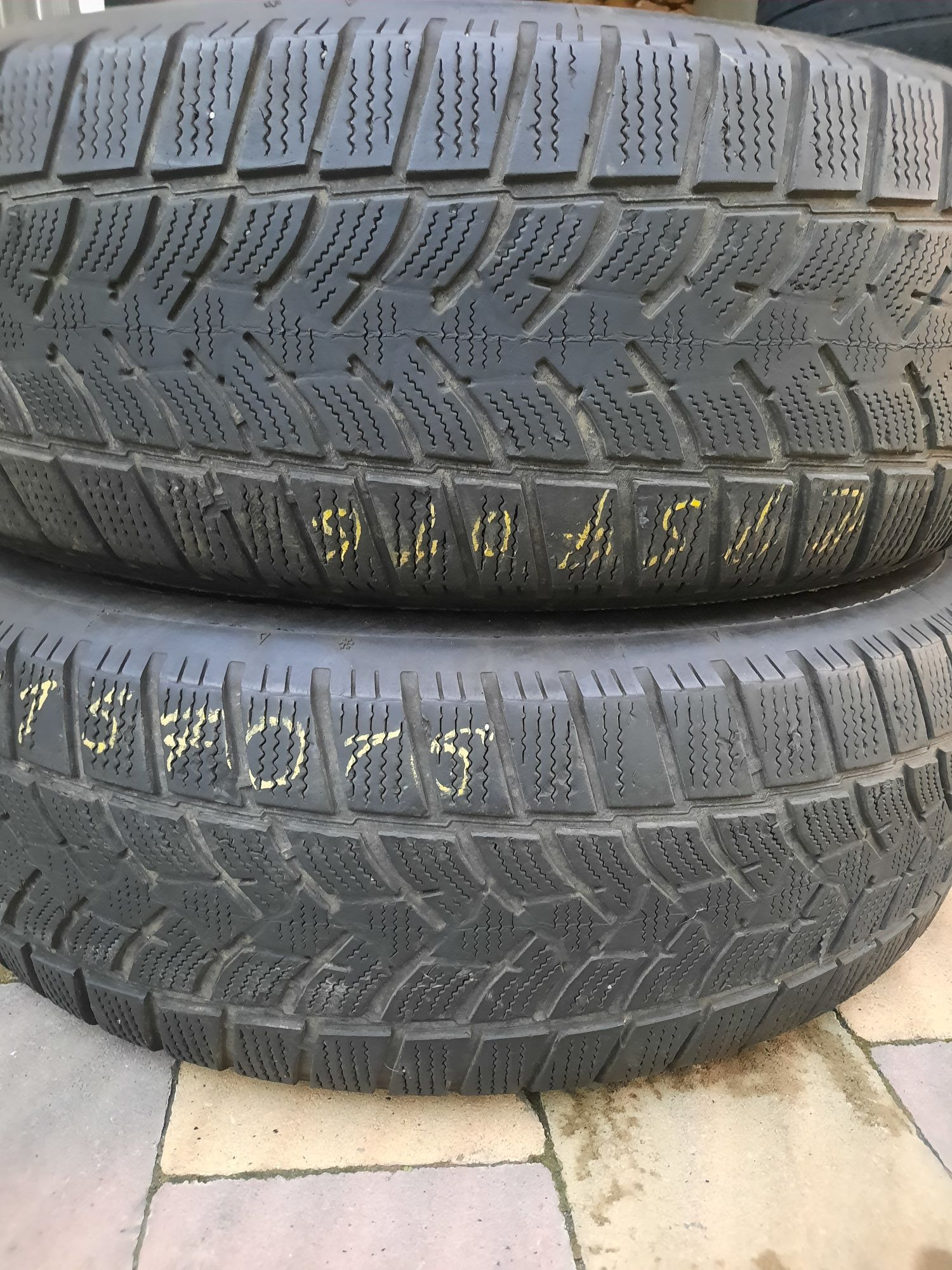 Продам колеса 215 70 R16. Dunlop.