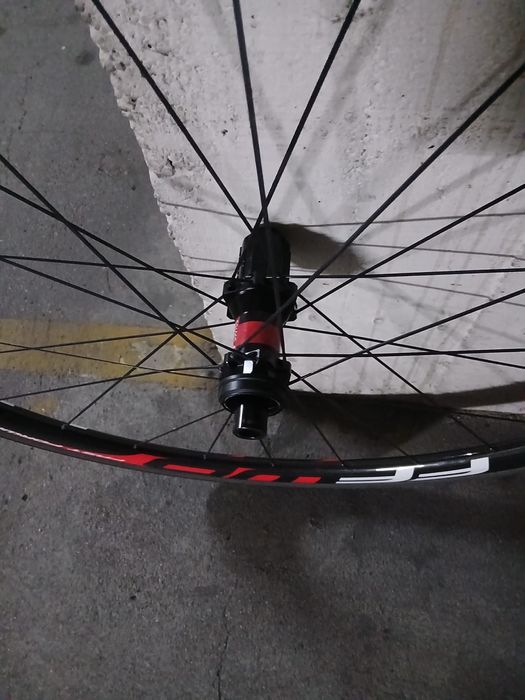 Roda de estrada carbono tubular