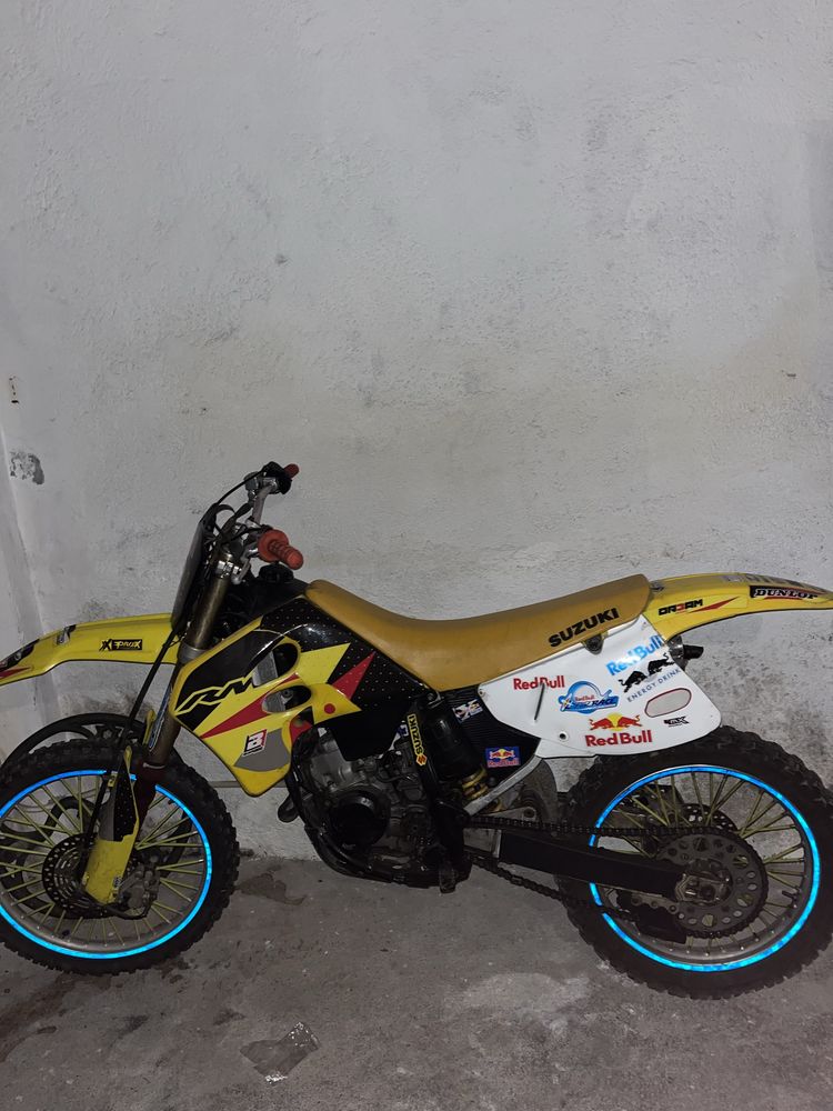 moto cross Suzuki rm125