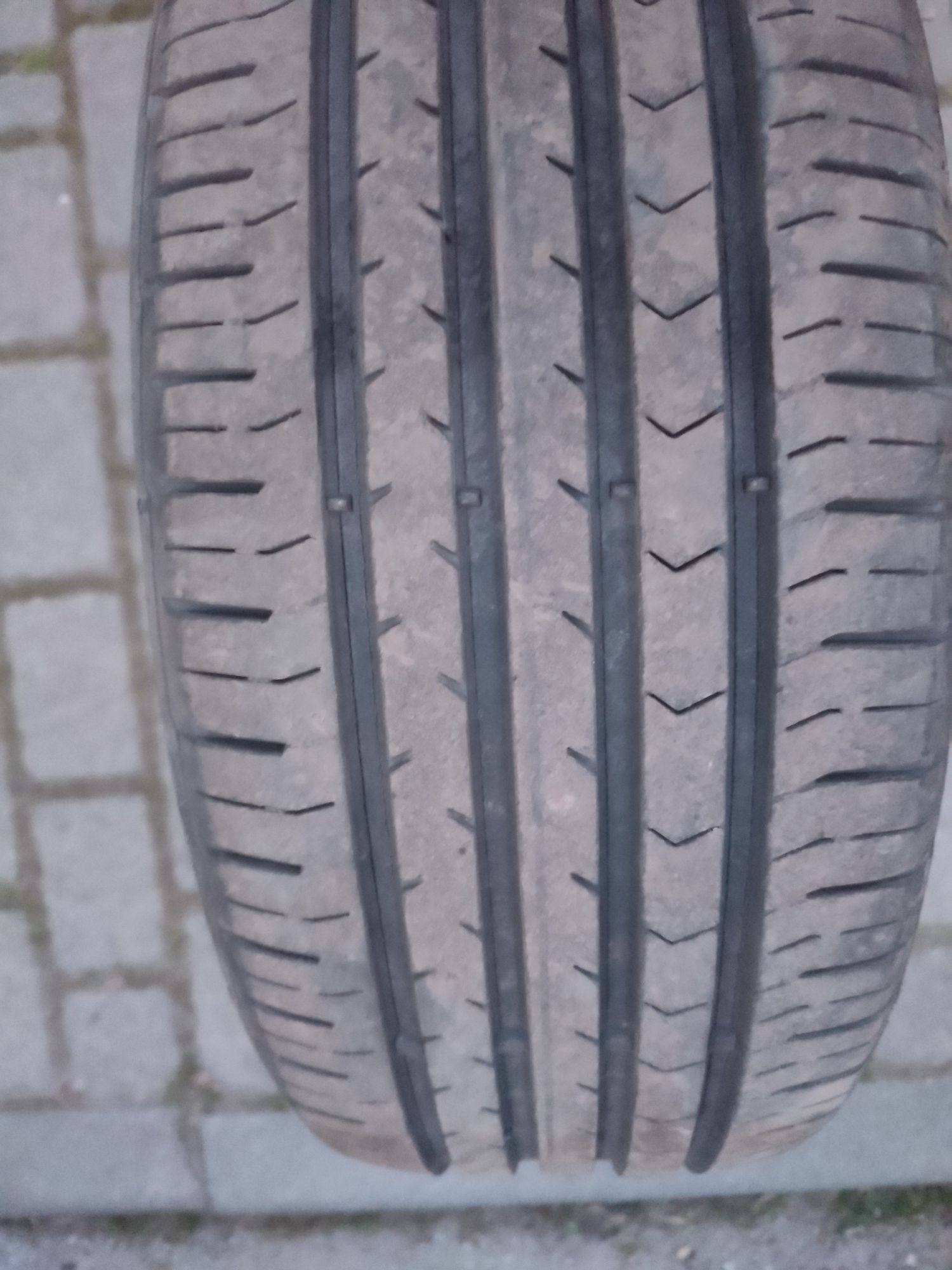 Opony Continental 215/55R17