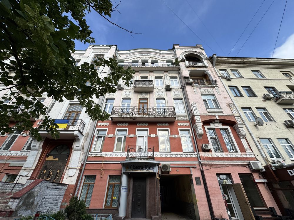 Продаж фасадного приміщення 64м2, Володимирська 81а