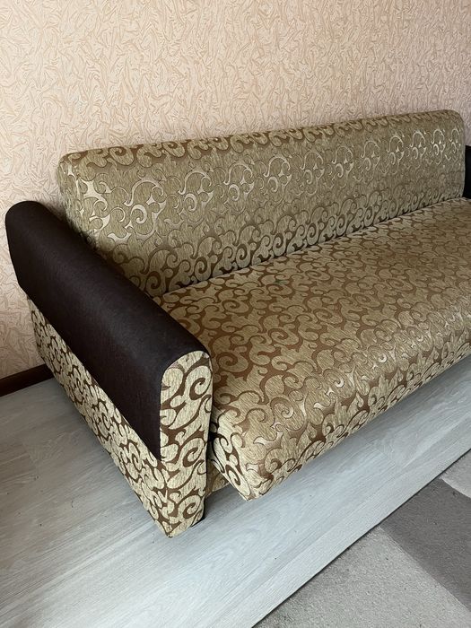 Продам диван книжка перетягнутий