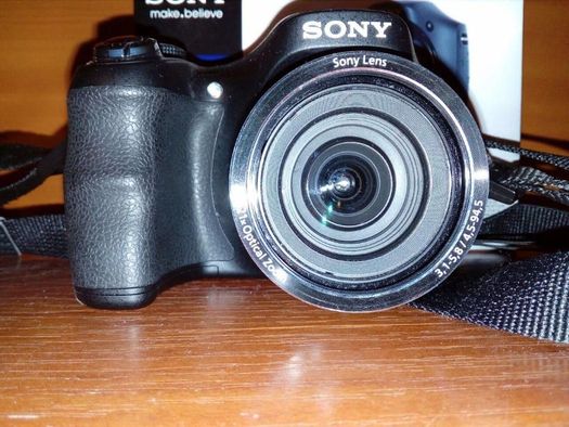 Цифровая фотокамера Sony Cyber-Shot DSC-H100
