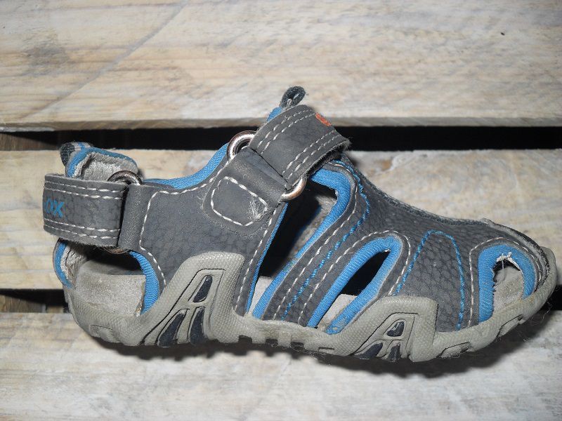 Sandałki GEOX rozmiar 20 regulowane