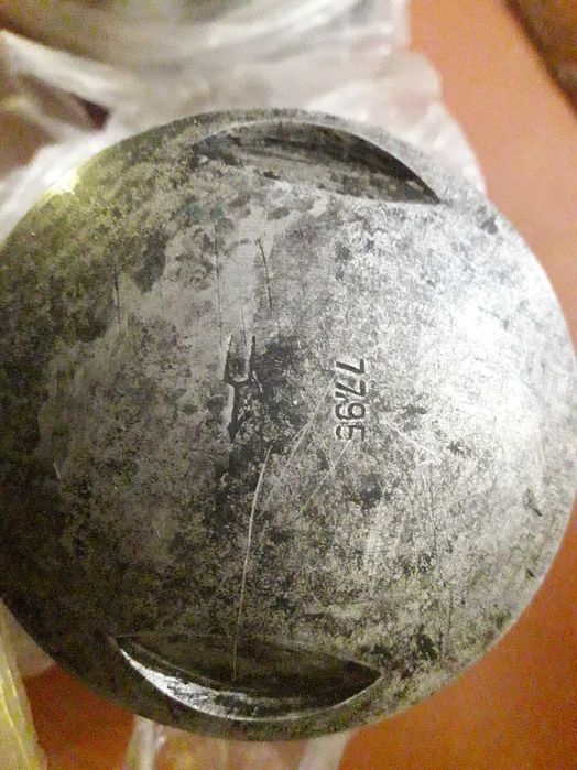 Циліндри б/в з поршнями та кільцями 77.95 МТ К-650 (Днепр 9)