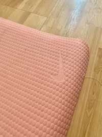 Różowa mata do ćwiczeń nike 5mm yoga/fitness