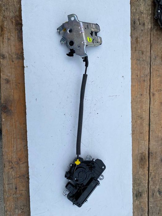 760827887 електро замок с дотяжкой крышки багажника cayenne 9y,Touareg