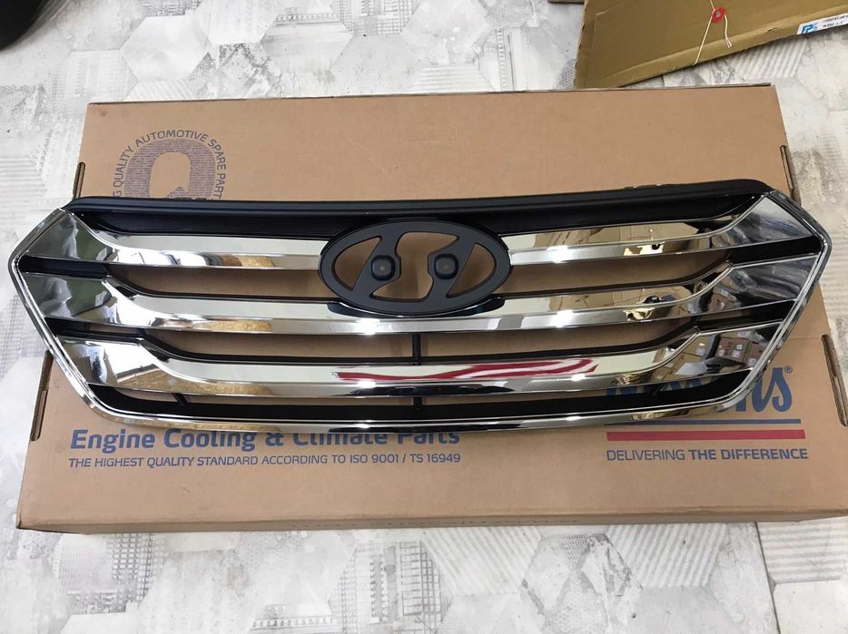 Решетка радиатора Hyundai Santa fe 2014-2018