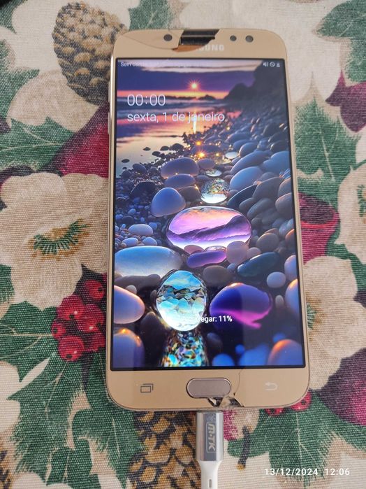 Vendo Samsung Galaxy J7 duos dourado para peças ou reparar