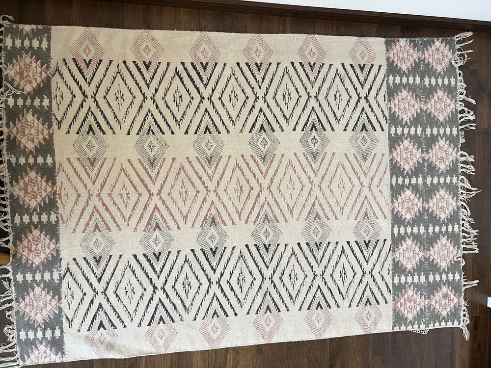 Bawełniany dywan 128x 184 z fredzlami