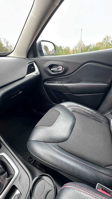 Продам Jeep Cherokee 2017