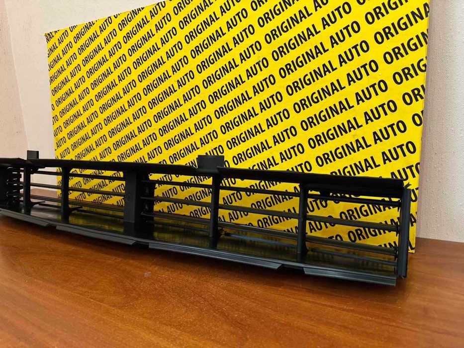 Жалюзі верхні нижні з моторчиком BMW 5 G60 G61 нові оригінал