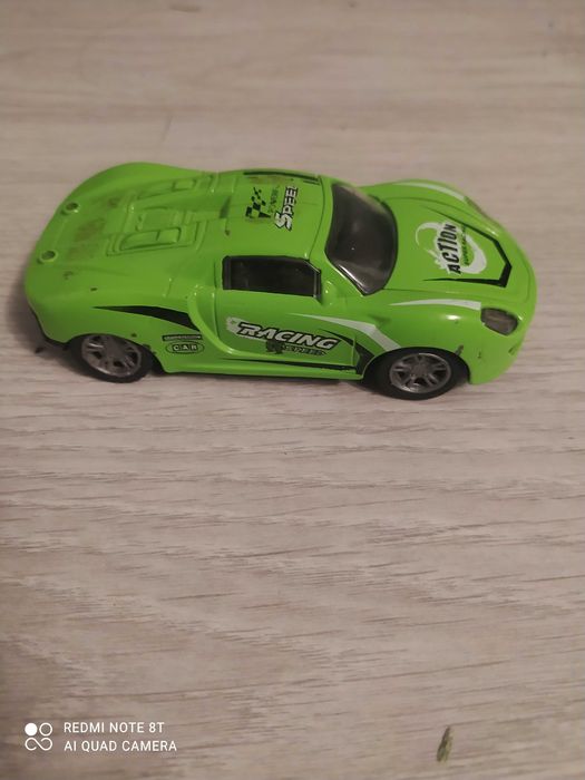 Sprzedam zielone autko dla dziecka
