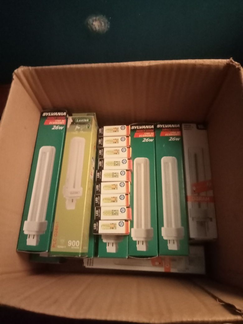 lâmpadas novas na caixa