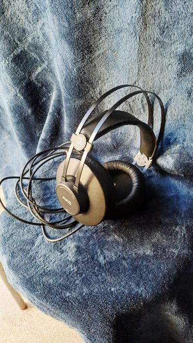Auscultadores estúdio AKG K52