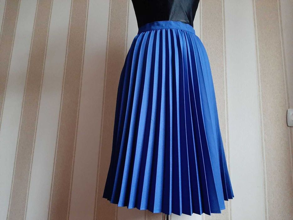 Спідниця міді, демі, плісе.