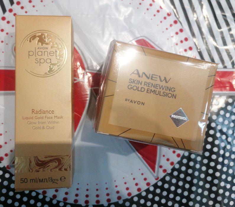 Zestawy kosmetyków Avon