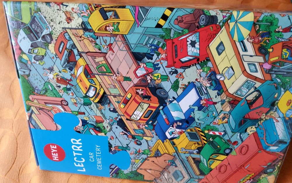 Puzzles HEYE - Car Cemetery 1000 peças, Homely Housemates e Tree Lodge