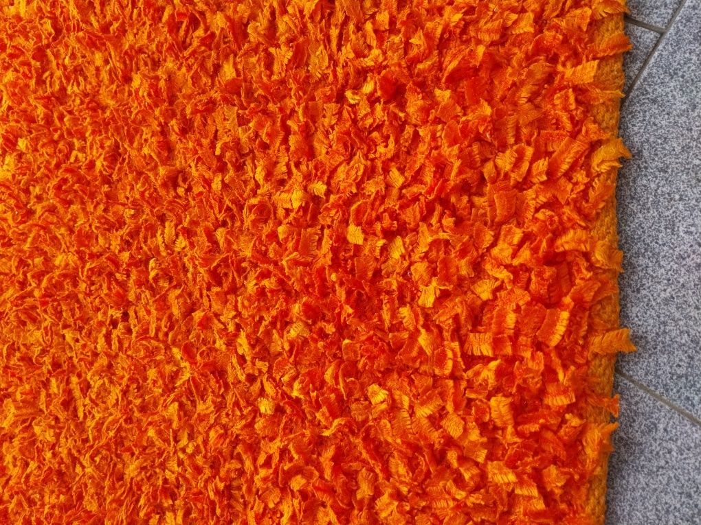 Tapete quarto laranja