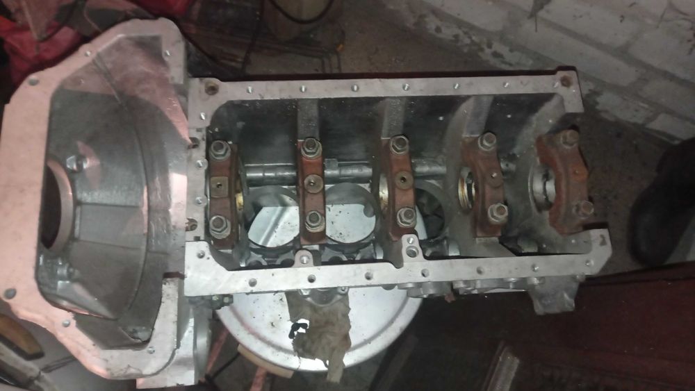 Продам блок двигателя Газ 2401,24Д с бугелями и кожухом. Новый.