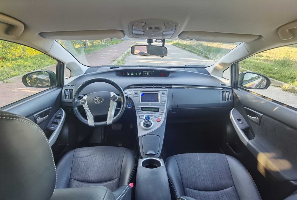 Wynajem toyota prius III UBER BOLT FREE NOW ITAXI  TAXI car rent ŁÓDŹ