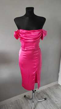 Koktajlowa sukienka midi w kolorze różowym S