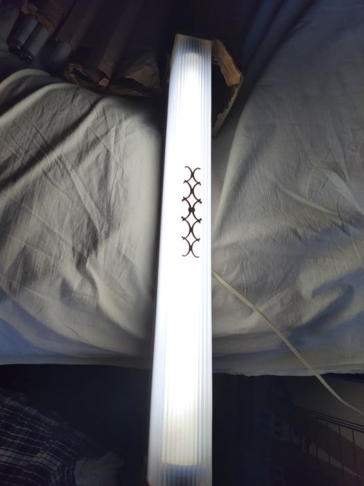 Продам люминисценный светильник Трубеж-31. Новый.  Есть к нему 5 ламп.