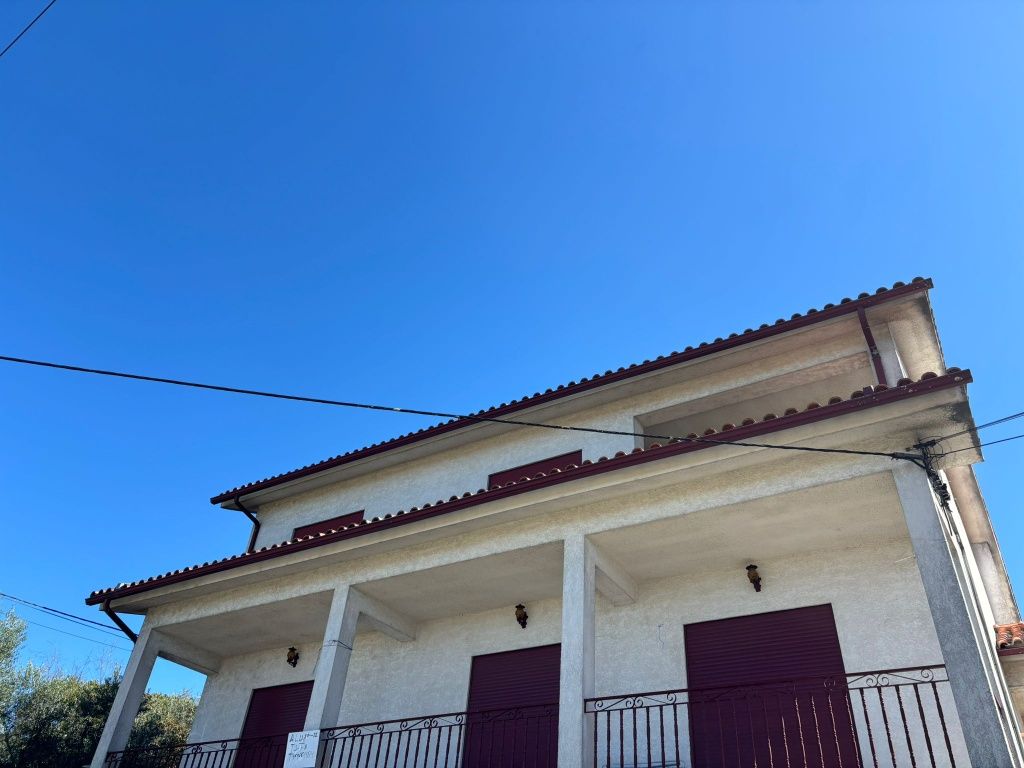 Arrenda se T 3 em Travassós  de cima
