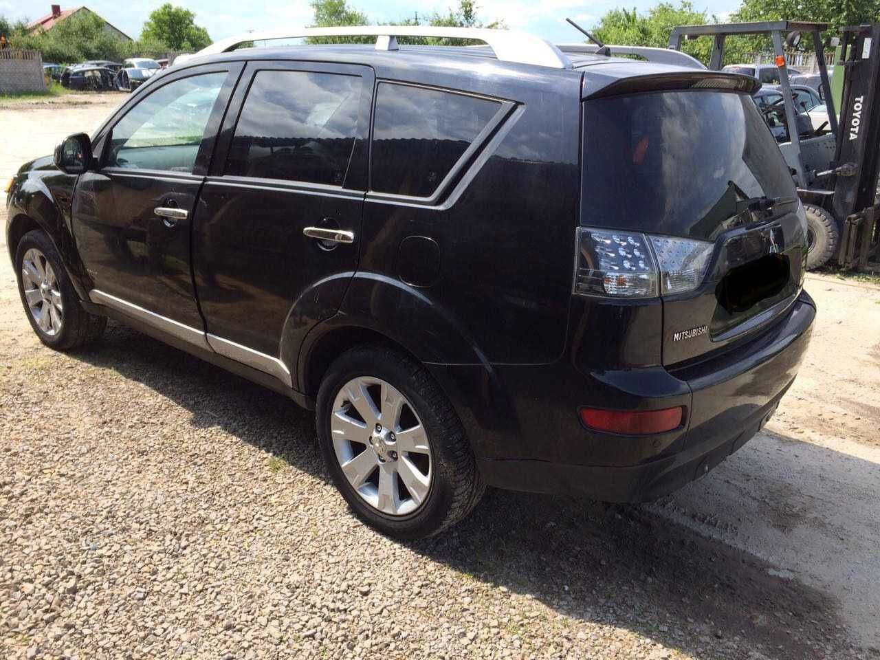 Кузов,запчасти кузова для Mitsubishi Outlander XL
