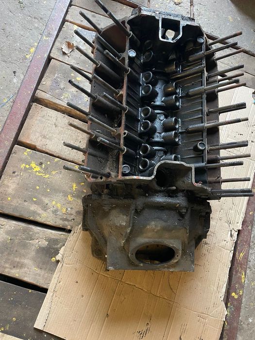 Блок двигуна та Колектор впускний (павук) на ГАЗ 3307, ГАЗ 53