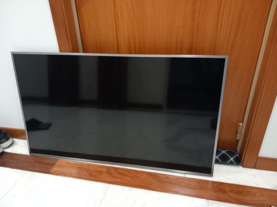 TV Samsung 49" com avaria