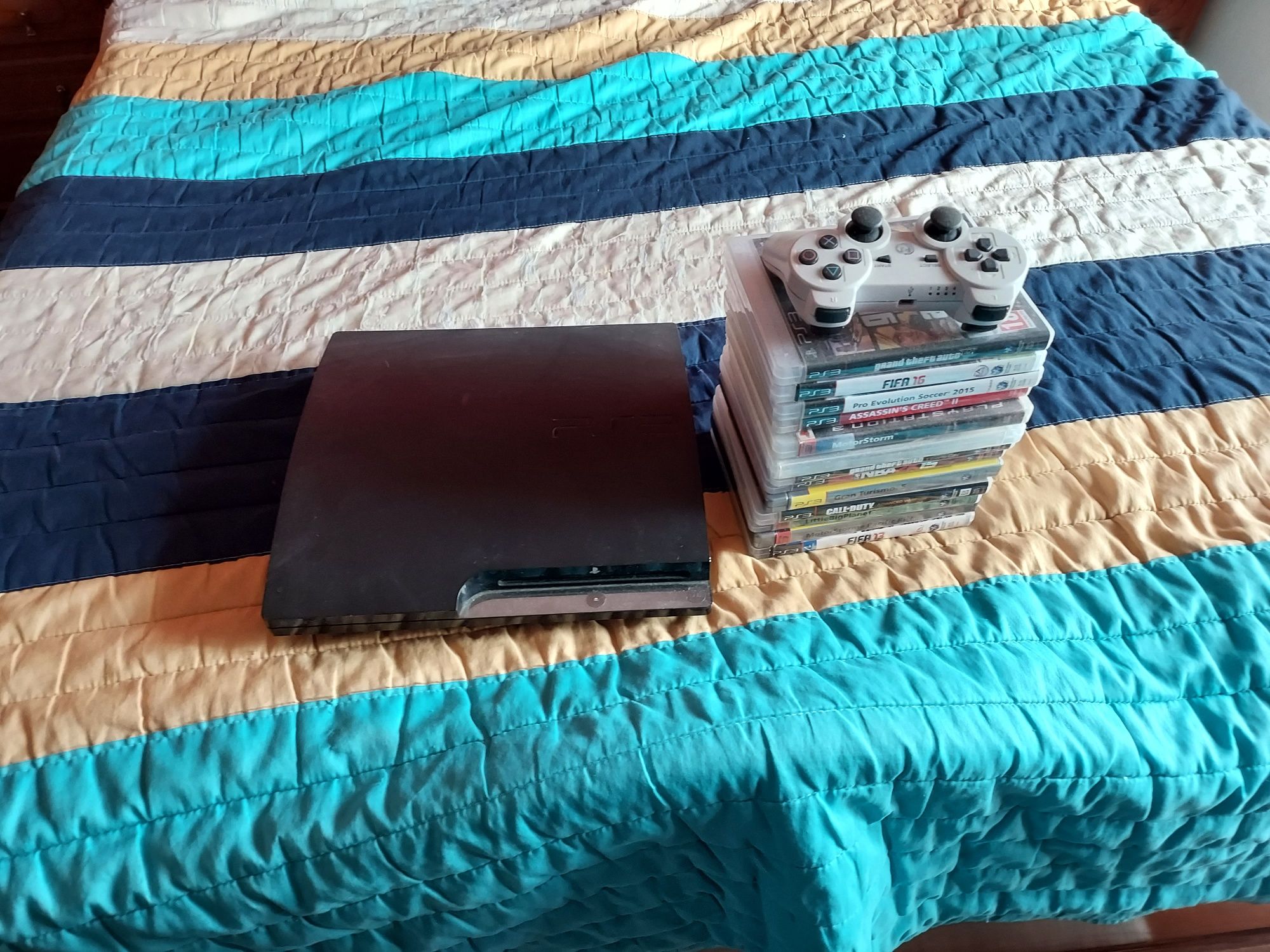 Ps3, 10 jogos e 1 comando de fio