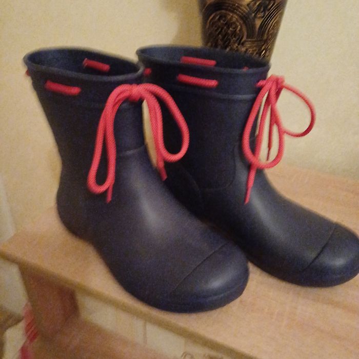 Сапожки резиновие.новие