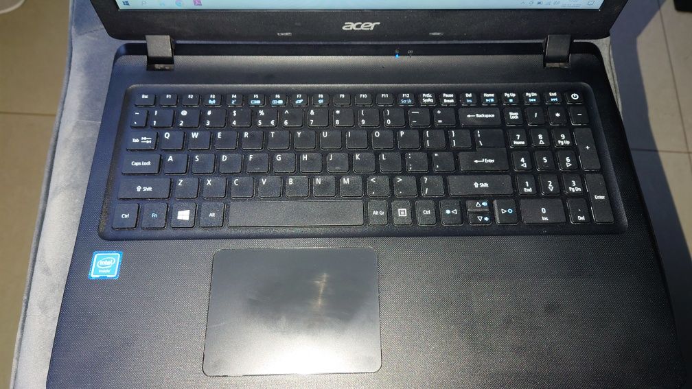 Laptop Acer ES1-533 SSD WIN10