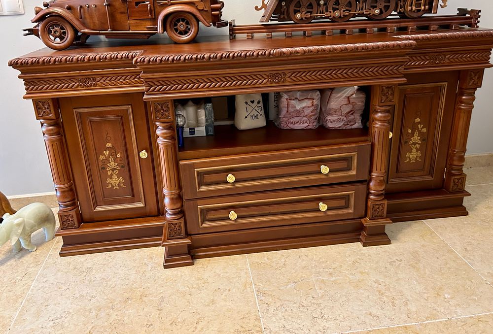 Linda e Única feita à mão na Tailândia. BAR Teak