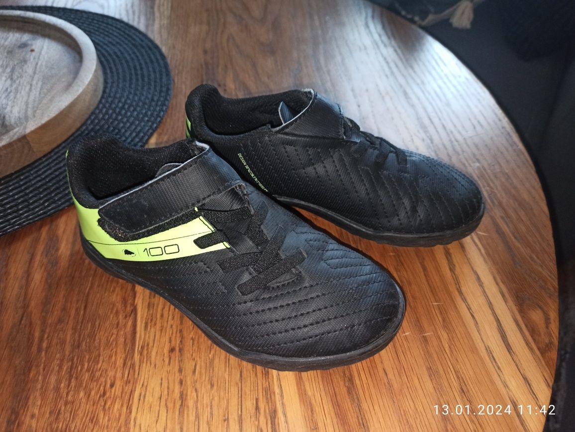 Buty sportowe do piłki kipsta rozmiar 28 model 100