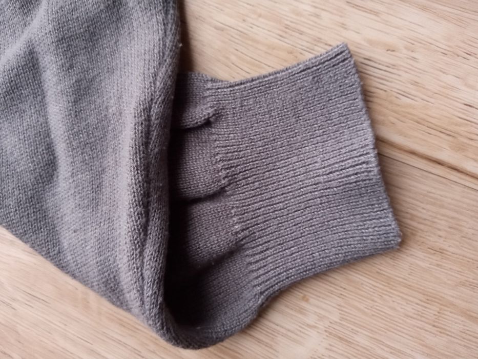 Sweter z reniferem świąteczny