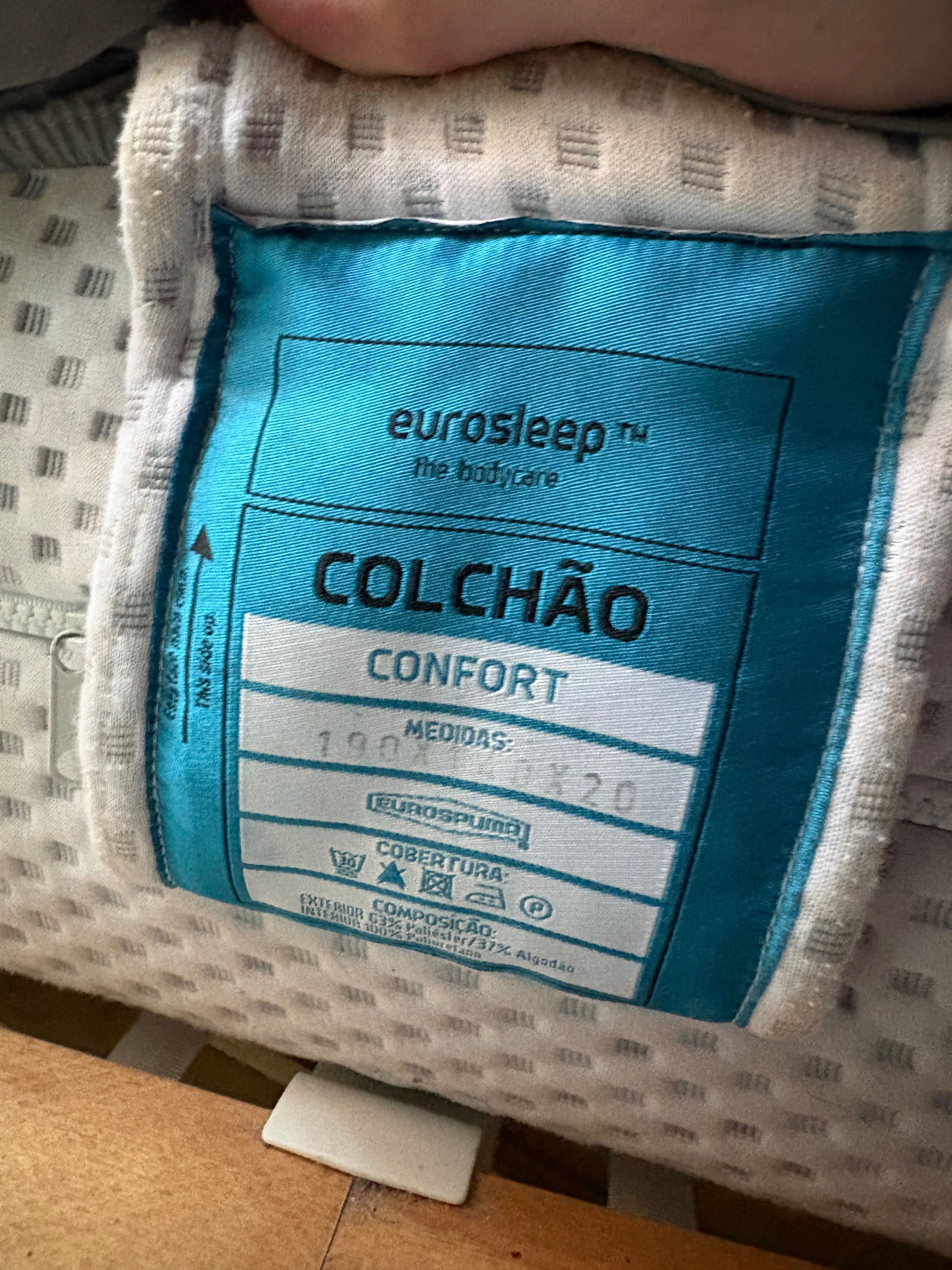 Cama de casal com colchão