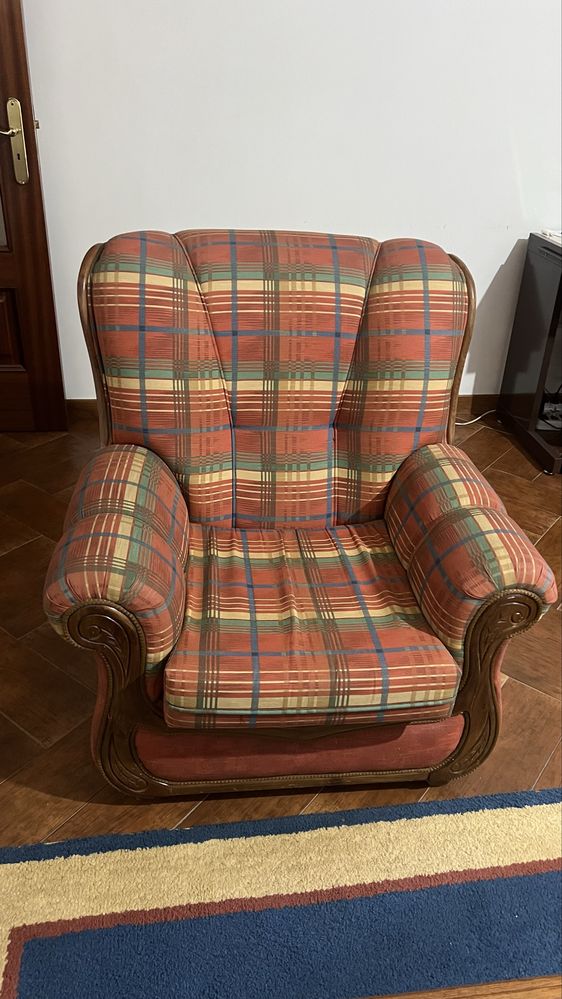 Sofás conjunto de 2 poltronas mais um de 3 ligares