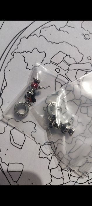 Zestaw dwóch zawieszek charms
